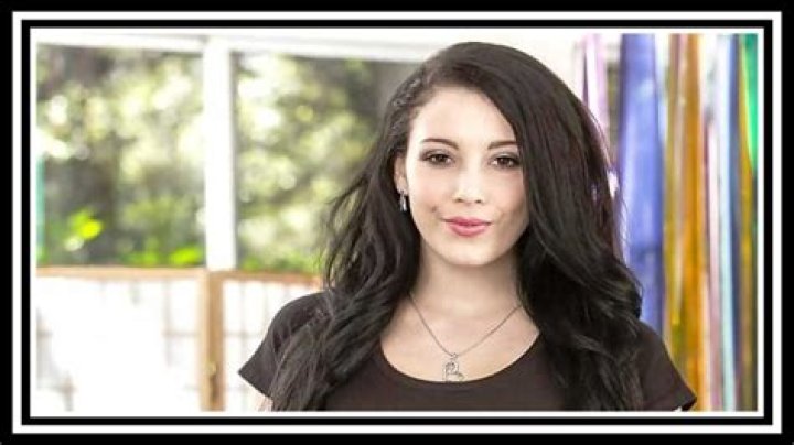 Ambar Hunter Wiki, Age, Boyfriend, Parents, Height and More