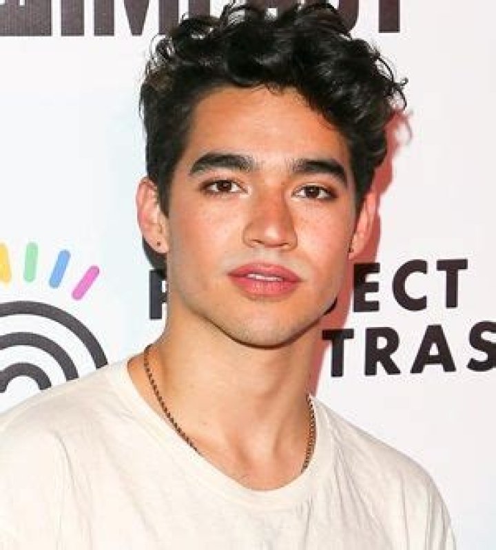 Ben J. Pierce Height Weight Shoe Size Body Measurements Facts